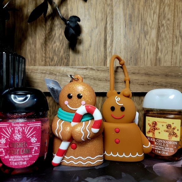 B&BW Gingerbread Men Pocketbac Holders & 2 Refills - Picture 1 of 1